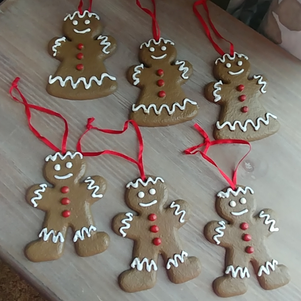 Christmas around the world gingerbread people